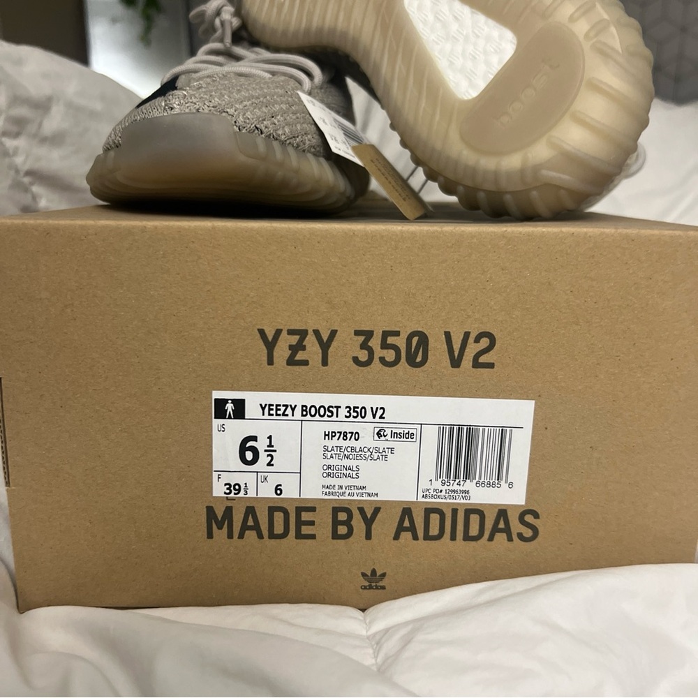 Yeezys 350 boost - Picture 6 of 8